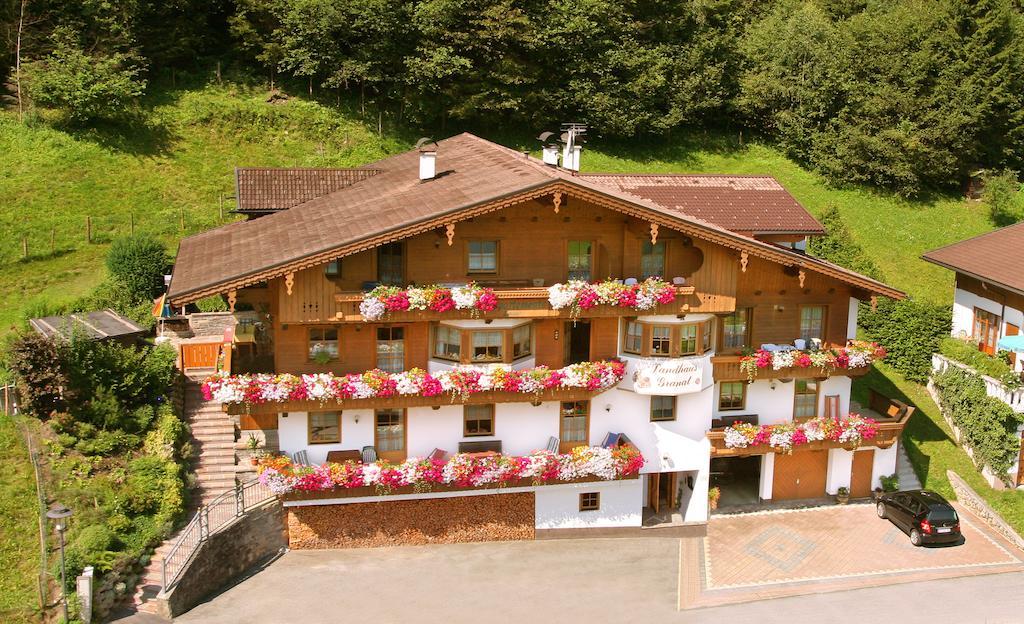 Landhaus Granat Майрхофен Экстерьер фото